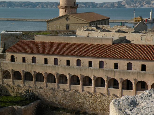  bâtiments, fort st Jean